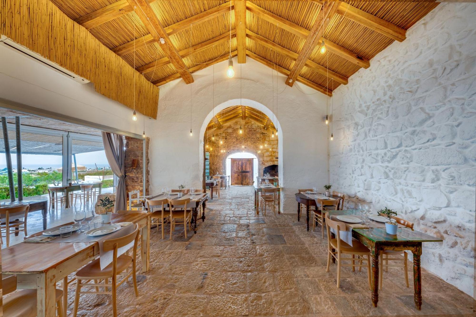 Masseria Samenti Torre Suda Eksteriør bilde